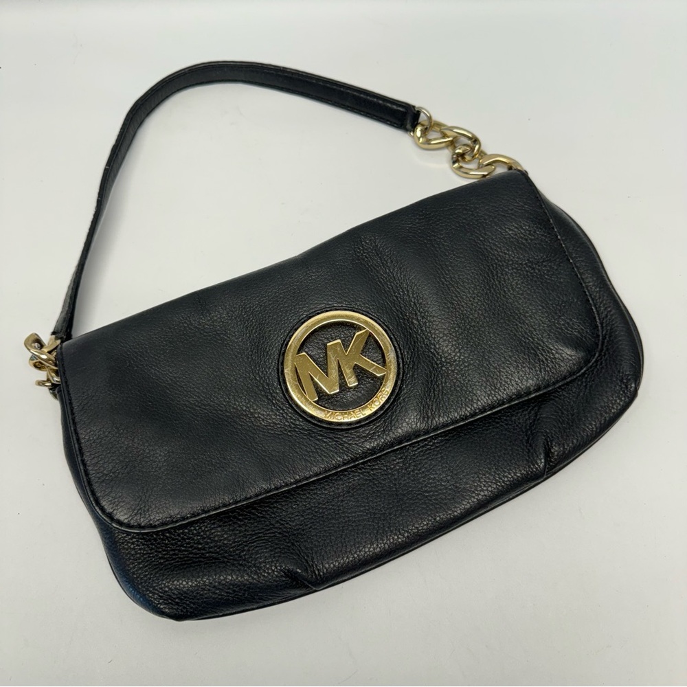MICHAEL KORS Shoulder Bag Front Flap Black Leather Goldtone Chain and Logo GUC
